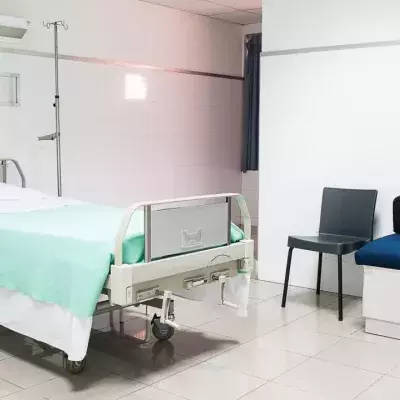 COVID-19: Winter lockdown in the cards amid hospital bed shortage