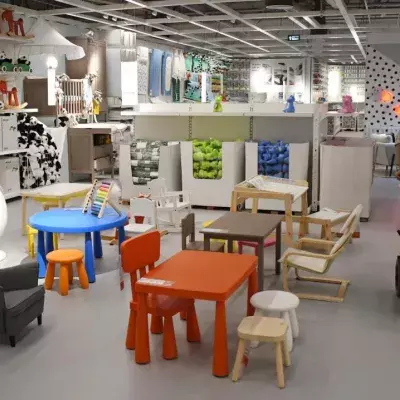 Glasgow police forbids 3,000 people from having a giant Ikea hide-and-seek