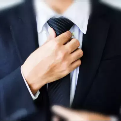 If You Know Someone Who Majored In Business and Economics, Stay Away From Them