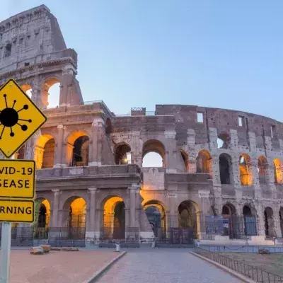 Italian monument with Coronavirus sign