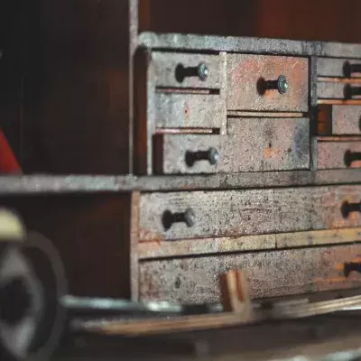 Sisters discovered fortune worth thousands hidden in their garage