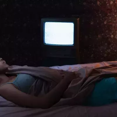 Sleeping With The Lights Or TV On Promotes Weight Gain