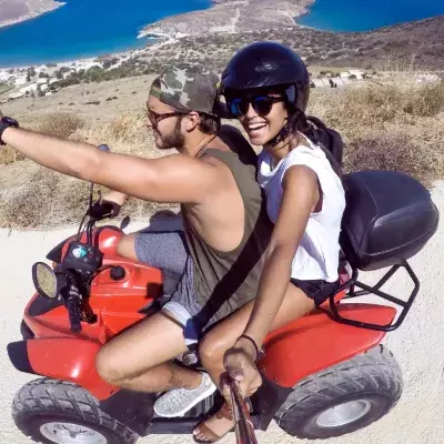 You Won't Believe Why This Video Of A Woman Taking A Selfie While Driving Went Viral