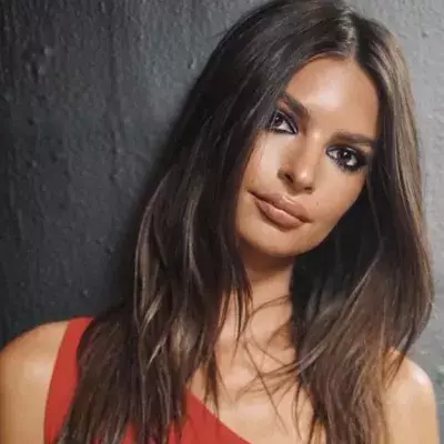 Emily Ratajkowski Wore A Bikini On The Street