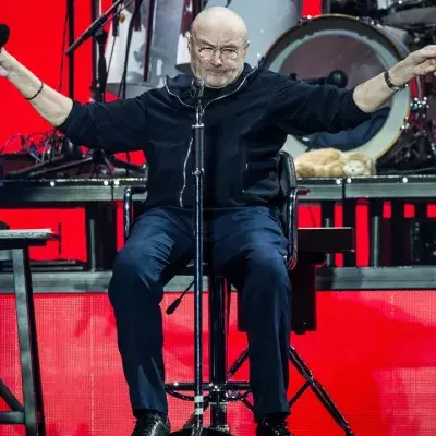 Phil Collins gets rave reviews for sitting down farewell performance