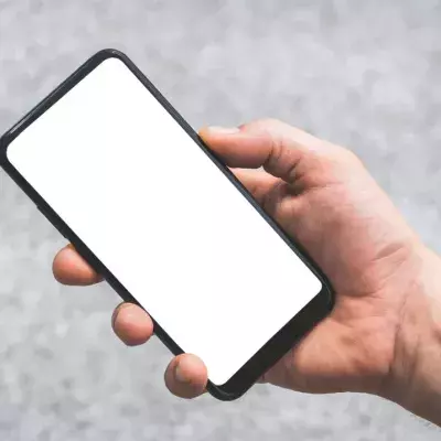 If You Have an Android Phone, Never Set This Photo As the Wallpaper