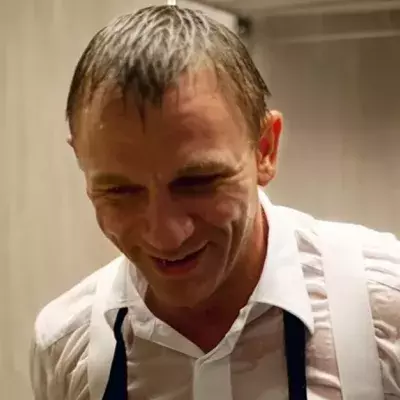 Daniel Craig Mocks his Lack of Similarities to James Bond in New Ad