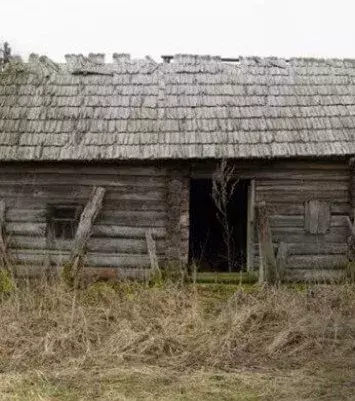 The door to a wooden cabin