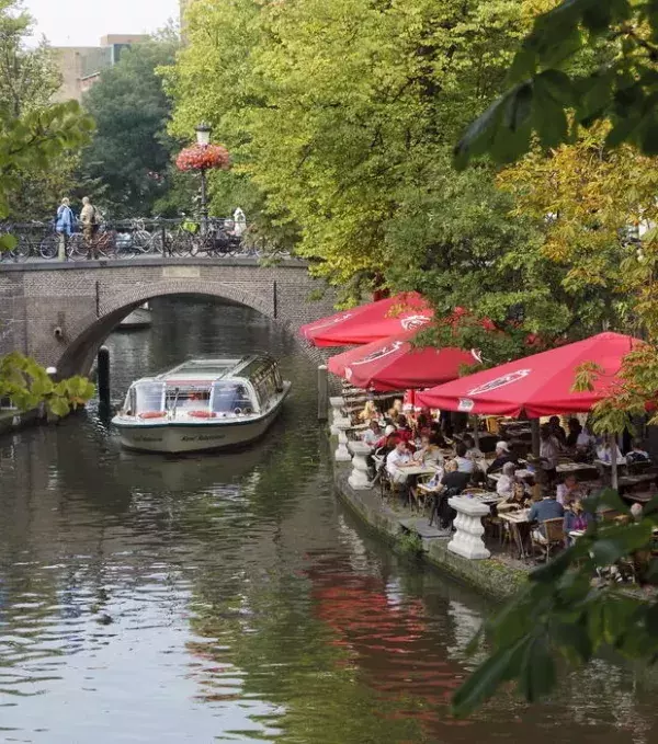 Utrecht (Netherlands): this city recently decided to test out “basic income”, where 300 inhabitants will receive £800 (900€) per month even if they don’t work.