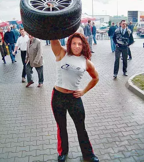 4. Aneta Florczyk: World champion and strongest woman in the world in 2003, 2005, 2006, and 2008. Never before has a woman won the