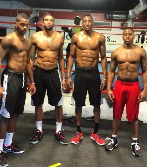 A perfect example of why you should train alone.