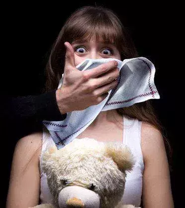 Chloroform won’t knock someone unconscious in a matter of seconds. In fact it takes 5 minutes of exposure to the substance, and the effects are very short-lived.